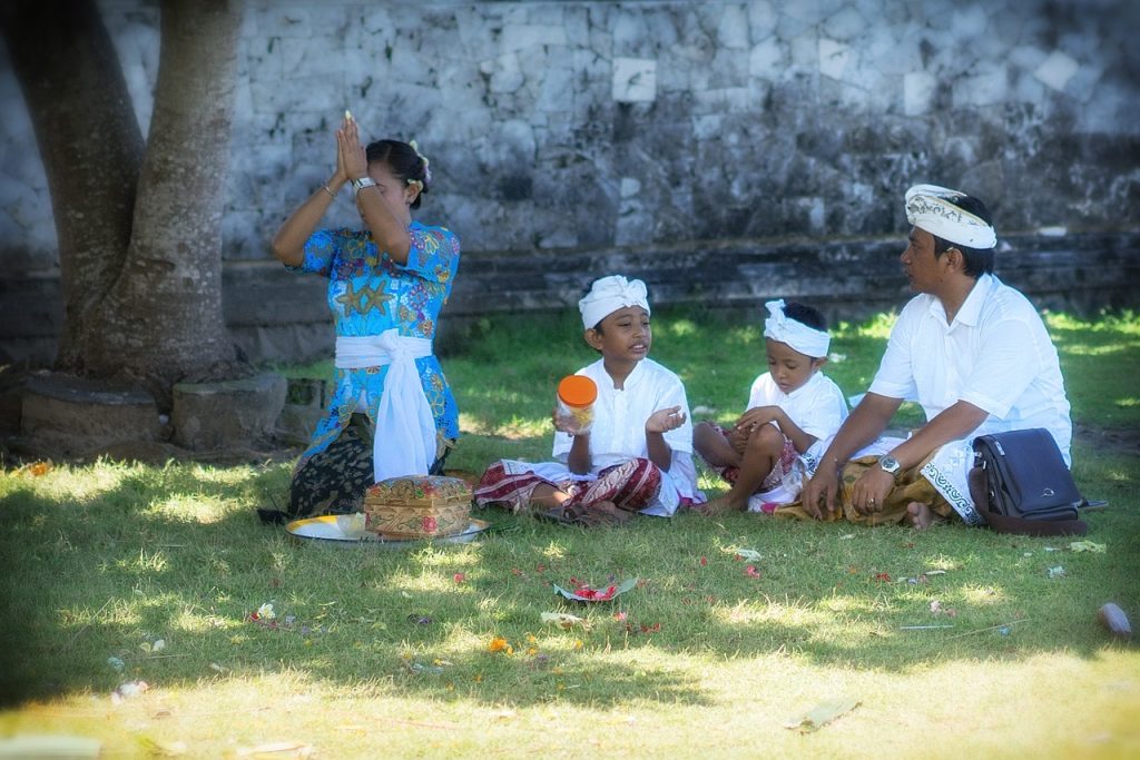 family, father, mother-471484.jpg